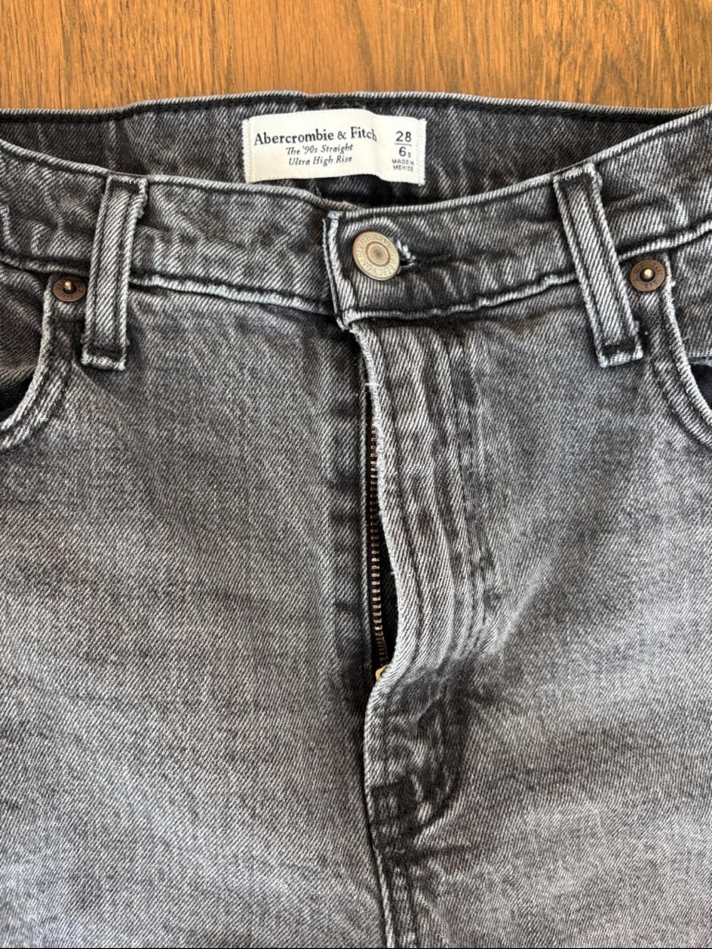 Abercrombie & Fitch The '90s Straight Ultra High Rise size 6 - Picture 3 of 6